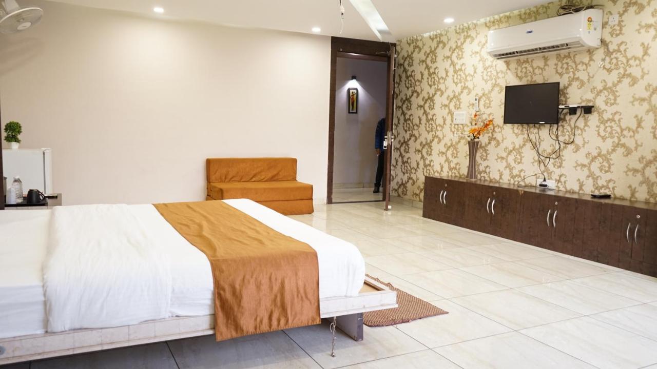 K3 Club Residency Otel Jhānsi Dış mekan fotoğraf